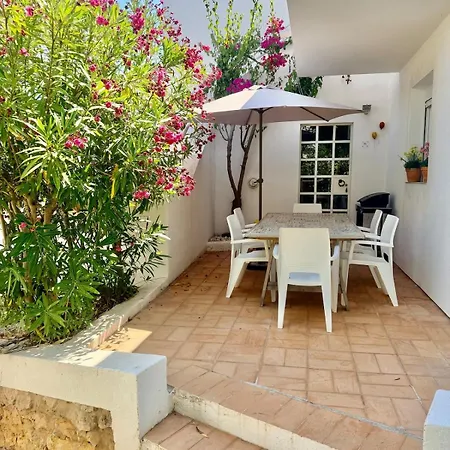 Two Bedroom Shangri La With Private Pool Appartamento